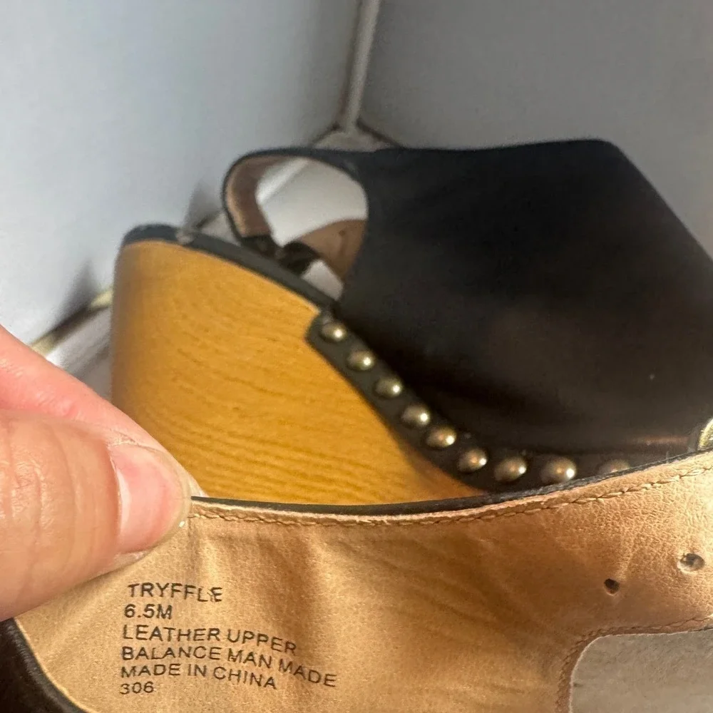 Steve Madden Tryffle Black Leather Studded Wood Wedge Slingback Sandals 6.5M Y2K